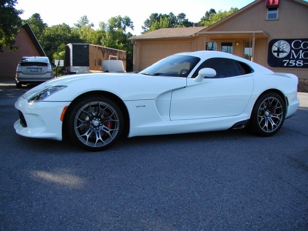 2013 DODGE SRT Viper GTS Coupe white