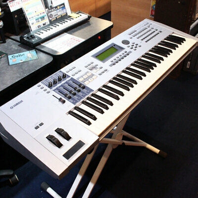 Yamaha Motif XS8 88Keyboard